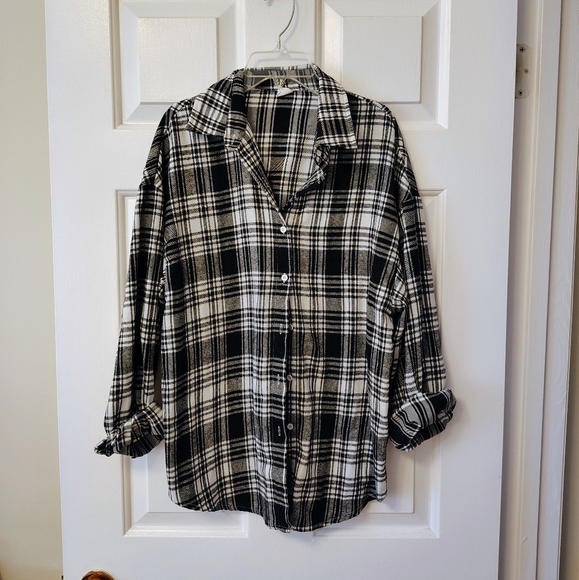 Oversized cozy button down top - Picture 3 of 10